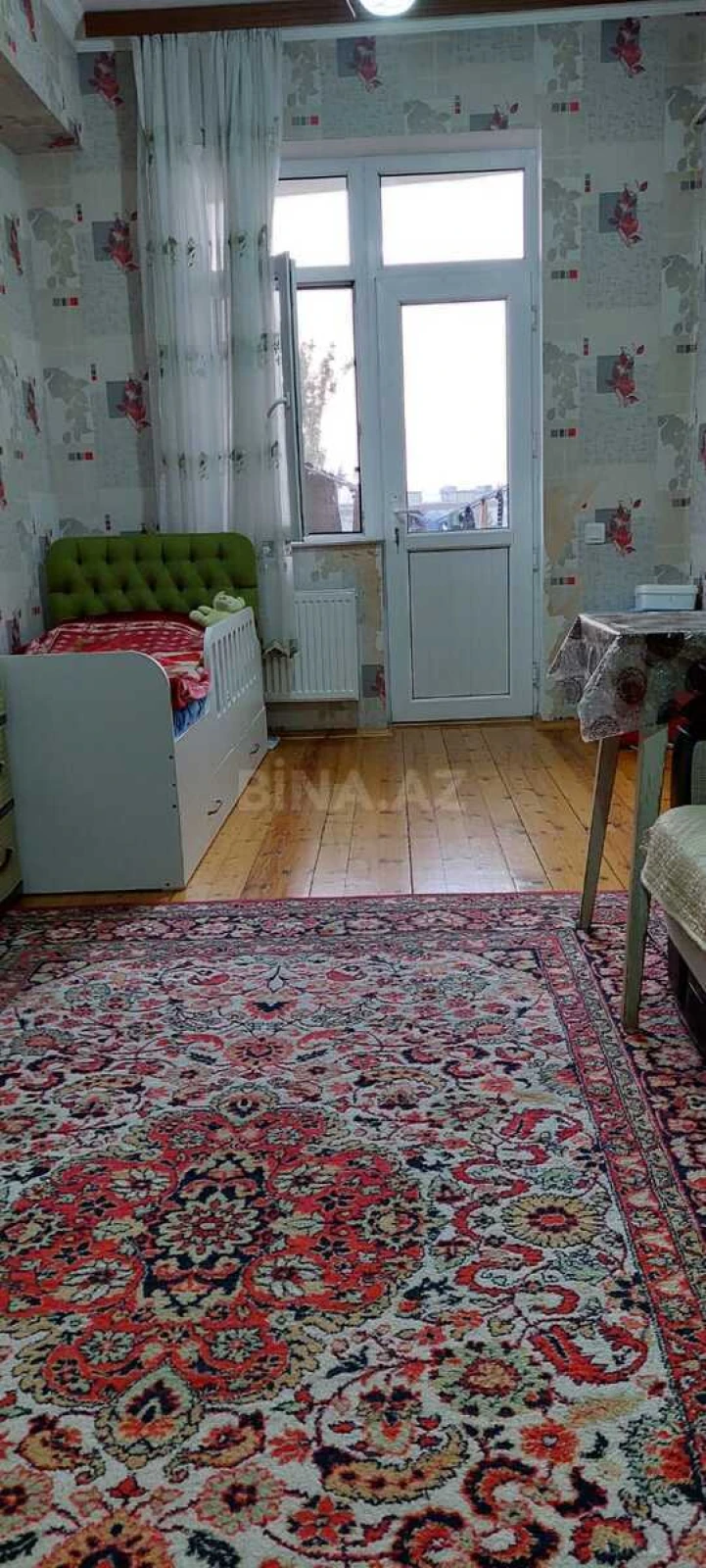Satılır 2 otaqlı mənzil 93 m²