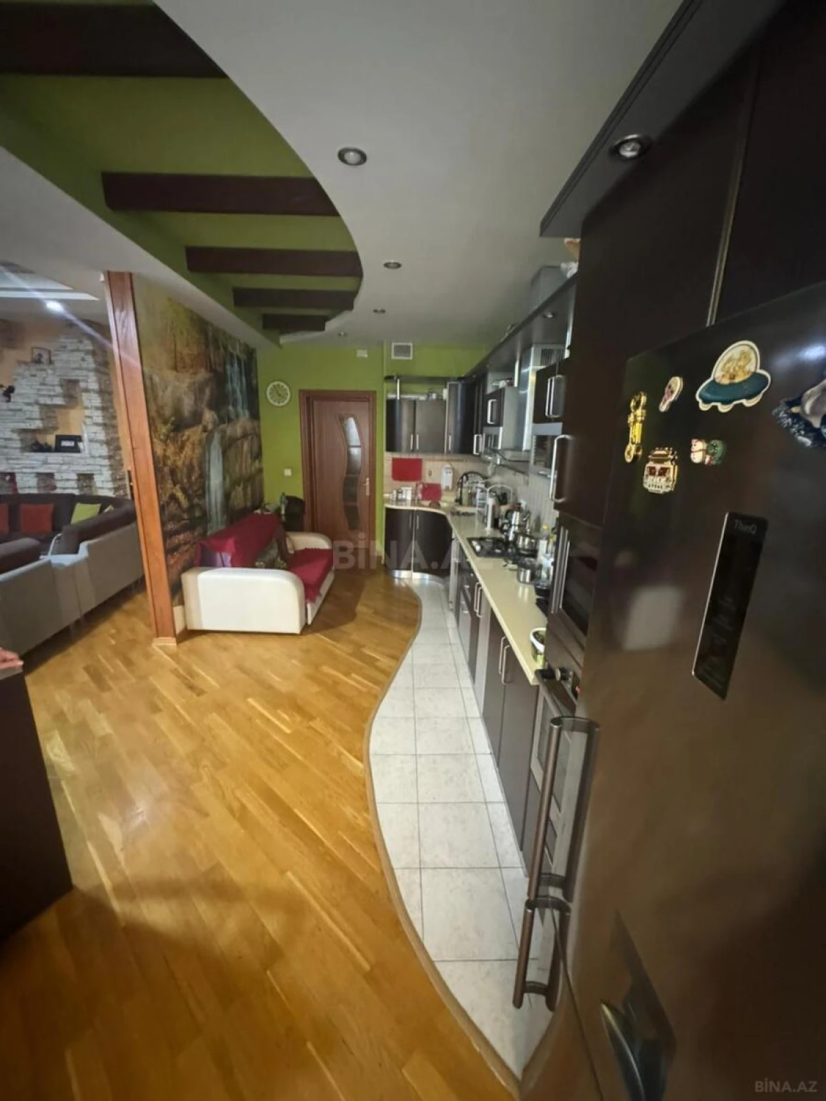 Satılır 4 otaqlı mənzil 191 m²