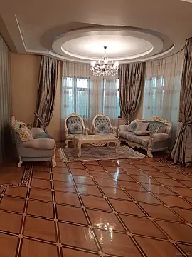 Kirayə verilir 10 otaqlı həyət evi 800 m²
