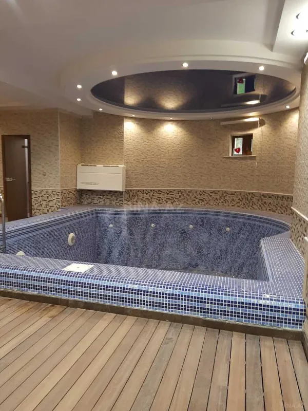 Kirayə verilir 10 otaqlı həyət evi 800 m²