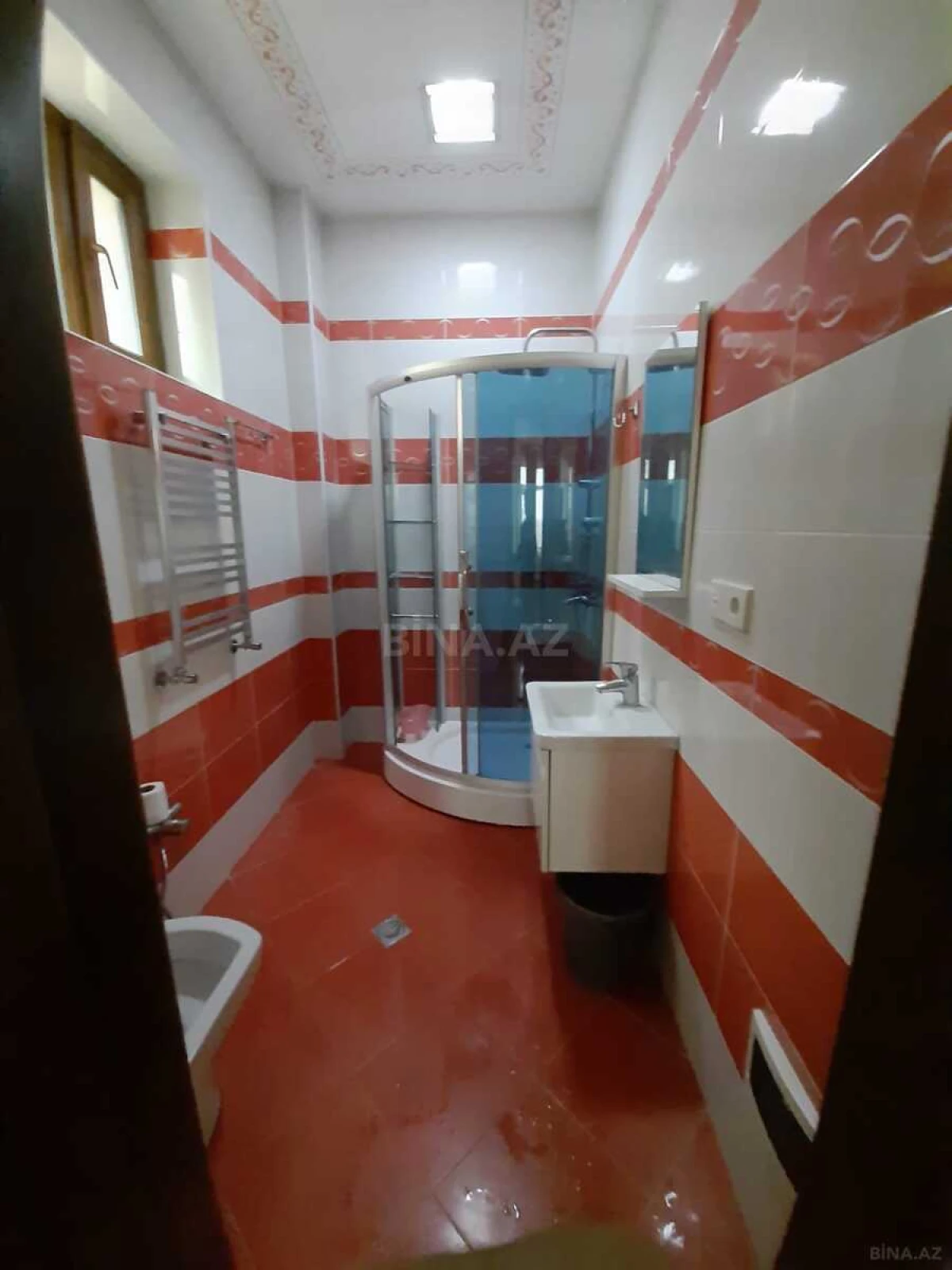 Kirayə verilir 10 otaqlı həyət evi 800 m²