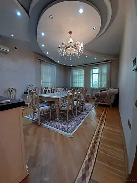 Kirayə verilir 10 otaqlı həyət evi 800 m²
