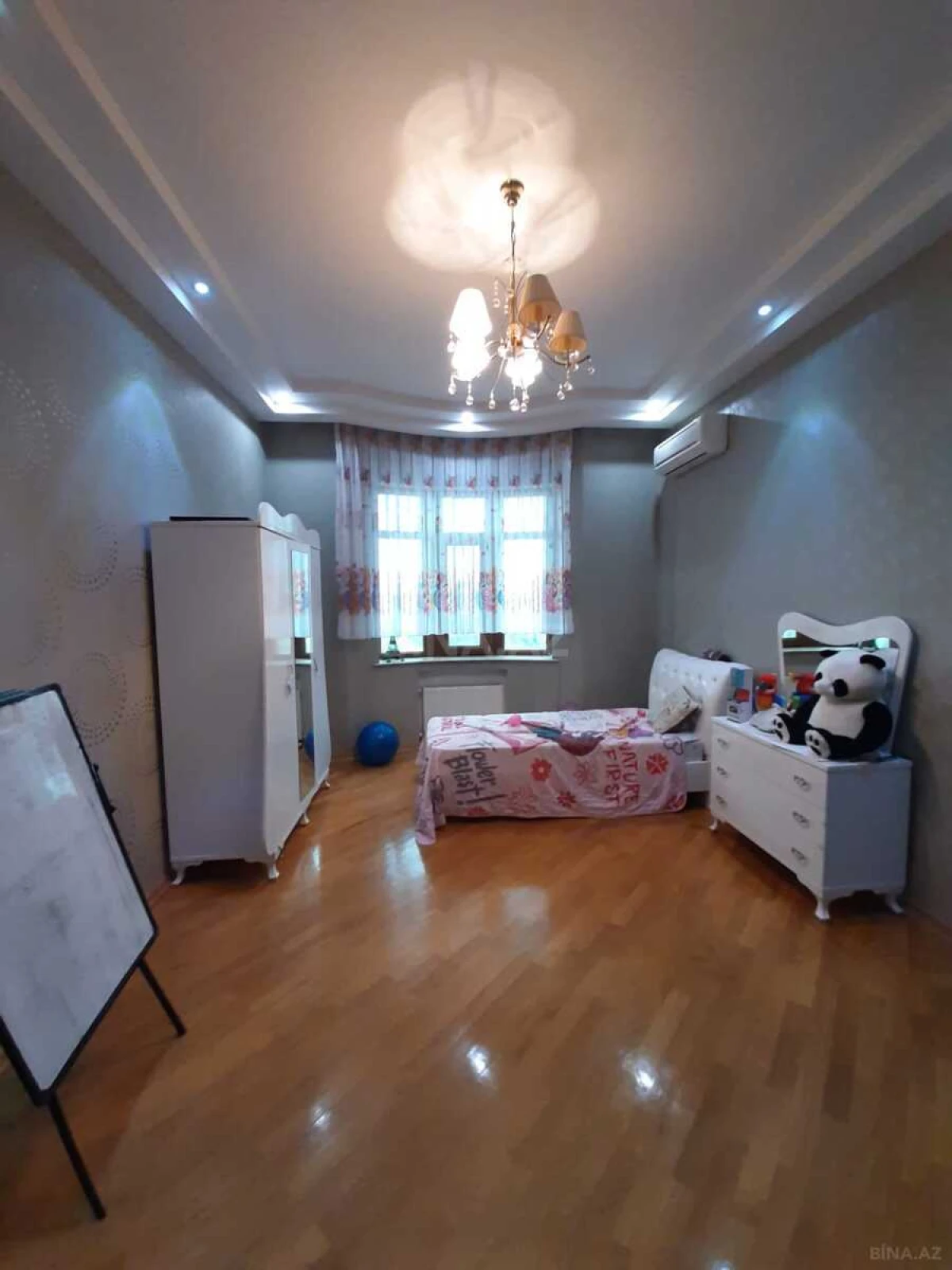Kirayə verilir 10 otaqlı həyət evi 800 m²
