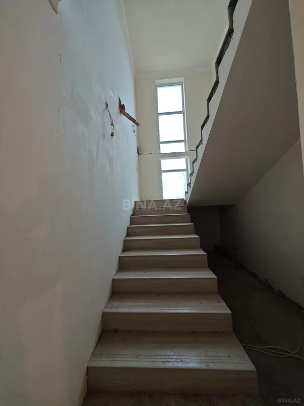 Satılır 4 otaqlı həyət evi 180 m²