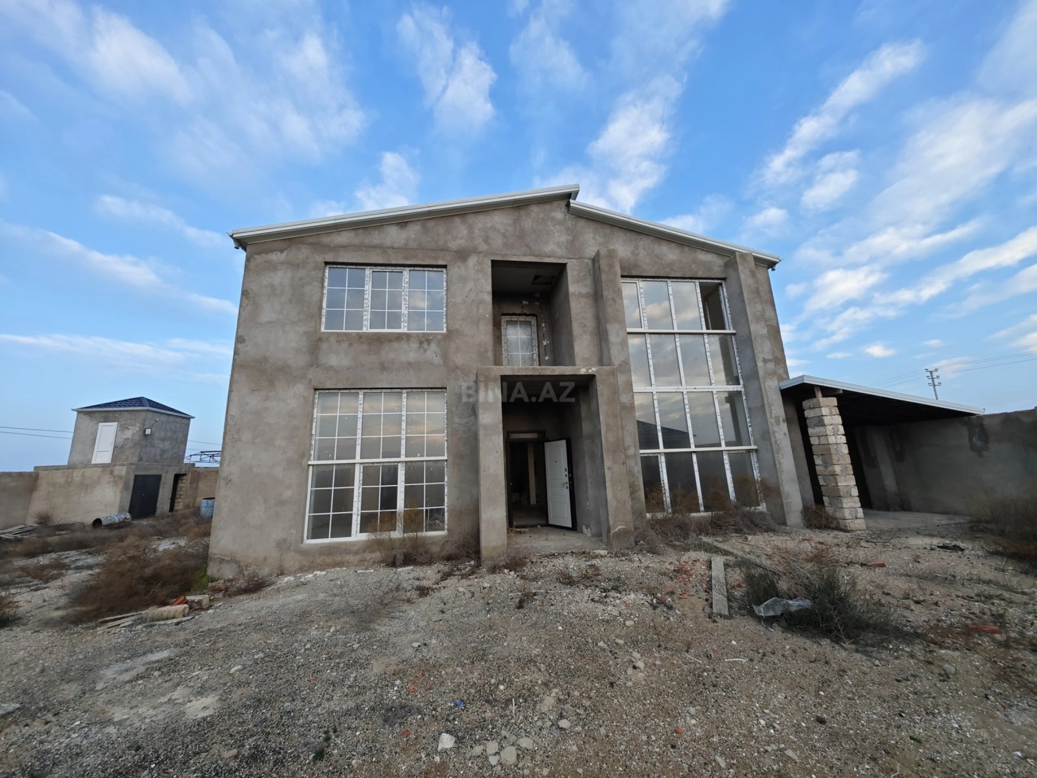 Satılır 4 otaqlı həyət evi 180 m²