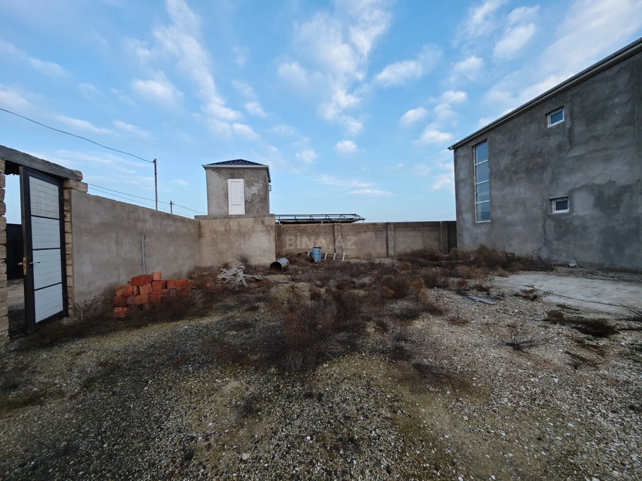 Satılır 4 otaqlı həyət evi 180 m²