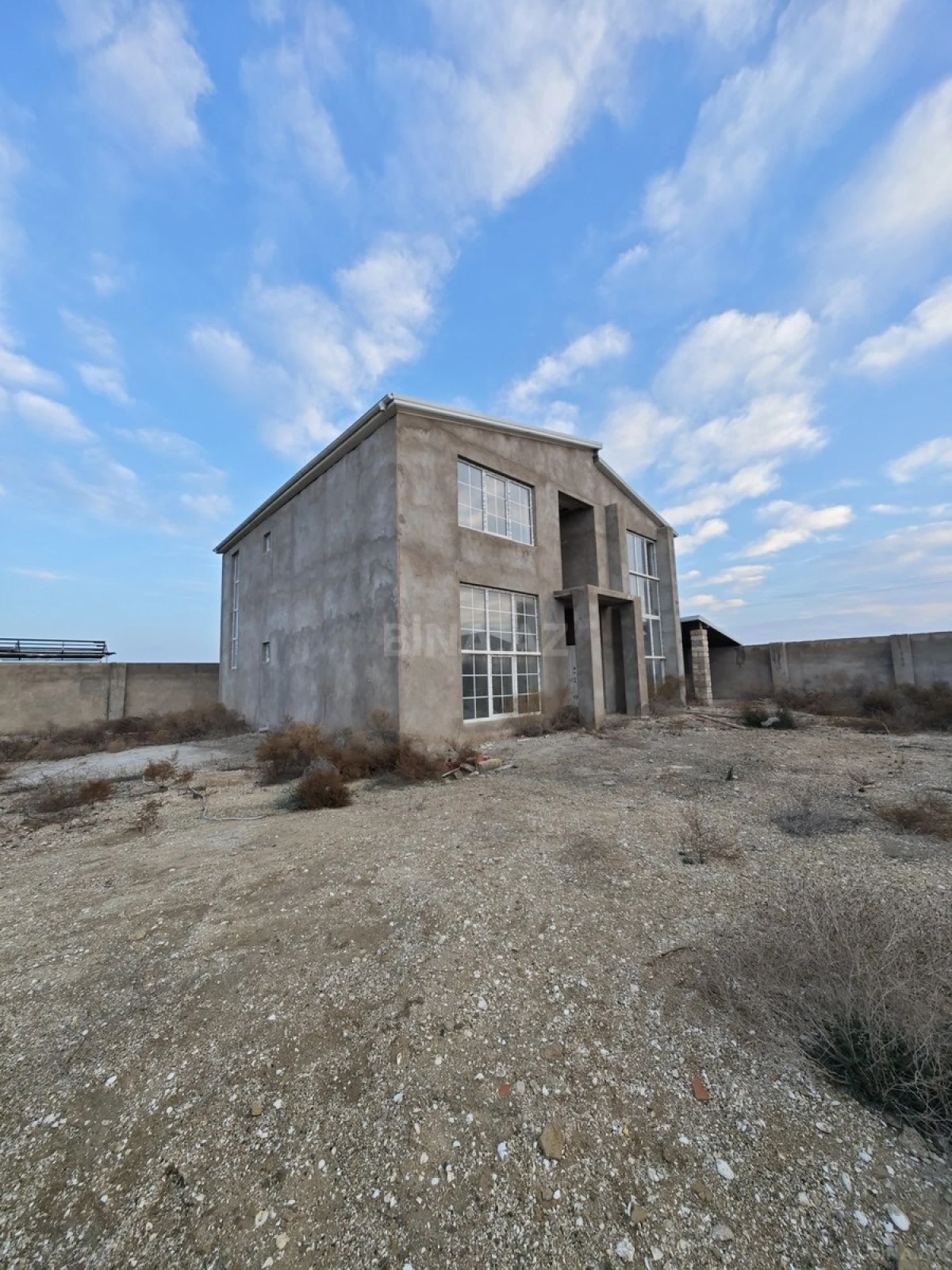 Satılır 4 otaqlı həyət evi 180 m²