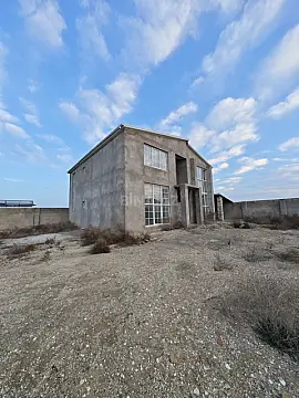 Satılır 4 otaqlı həyət evi 180 m²