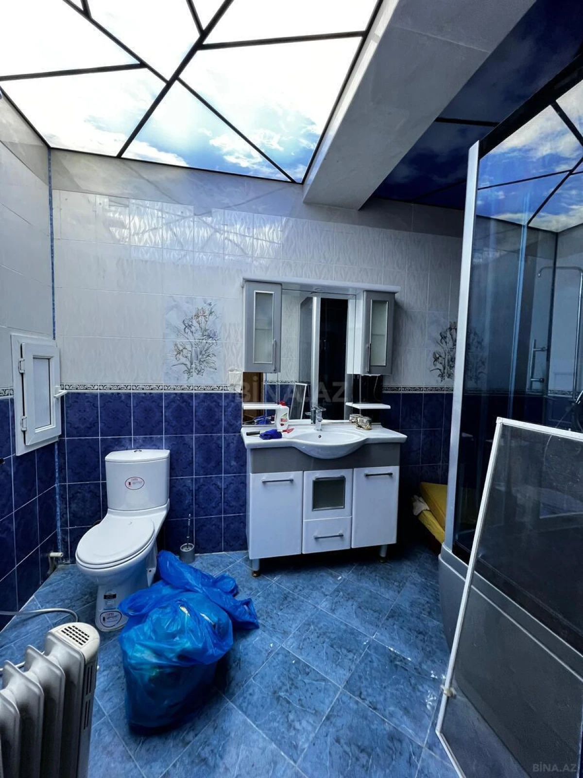 Satılır 4 otaqlı mənzil 180 m²