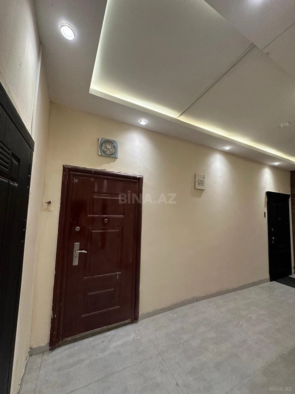 Satılır 4 otaqlı mənzil 180 m²