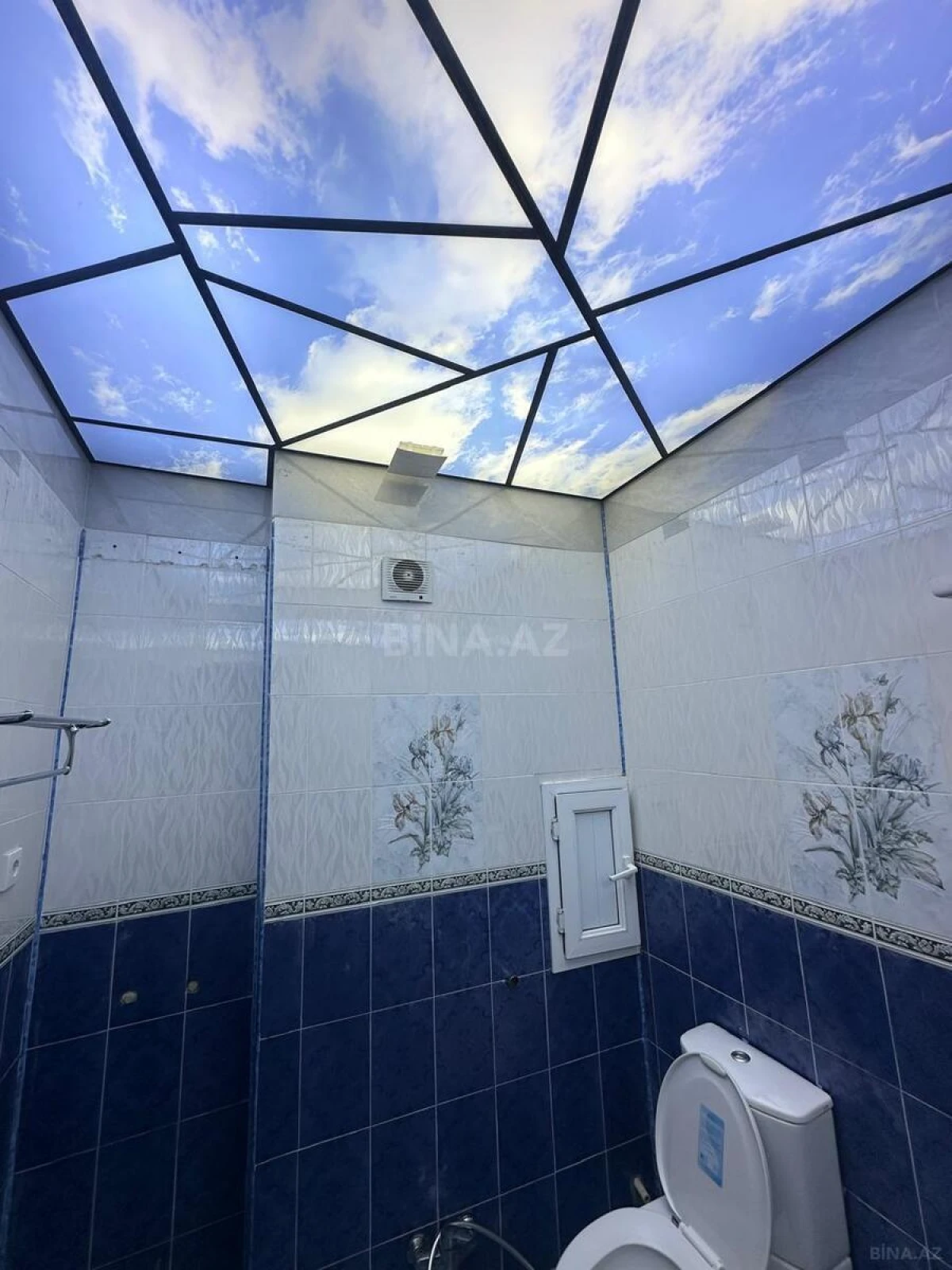 Satılır 4 otaqlı mənzil 180 m²