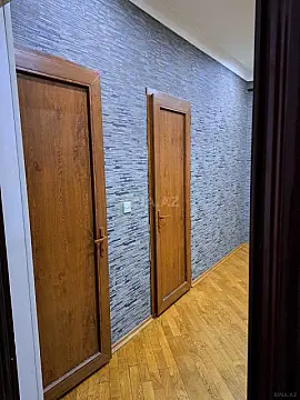 Satılır 3 otaqlı mənzil 135 m²