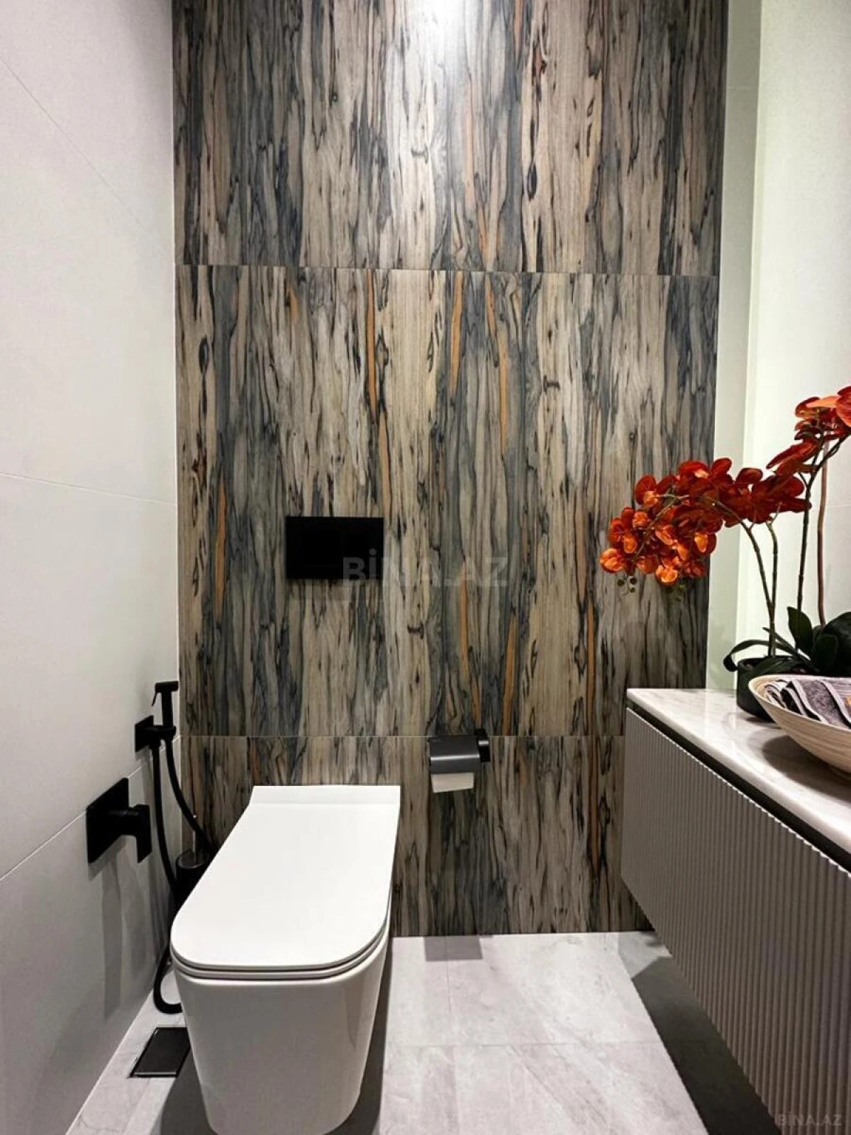 Kirayə verilir 2 otaqlı mənzil 115 m²