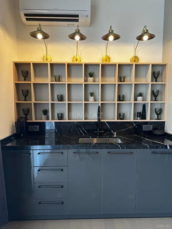 Kirayə verilir 2 otaqlı mənzil 115 m²