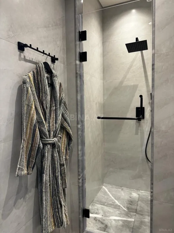 Kirayə verilir 2 otaqlı mənzil 115 m²