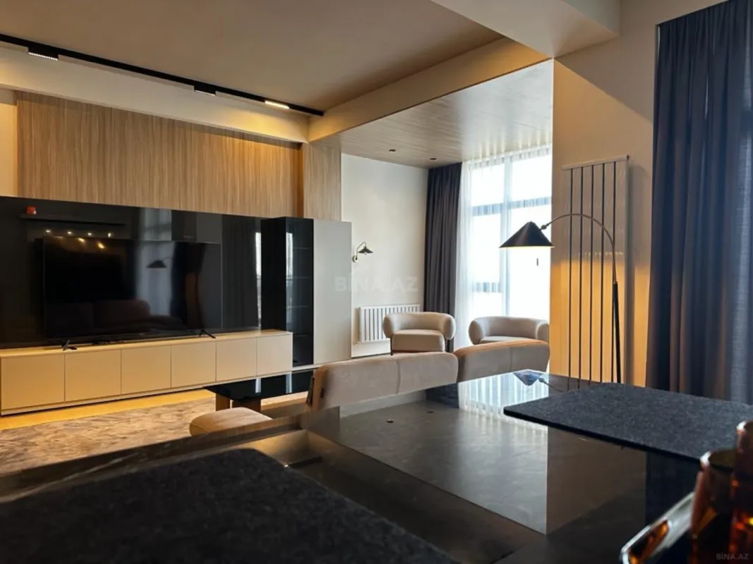 Kirayə verilir 2 otaqlı mənzil 115 m²