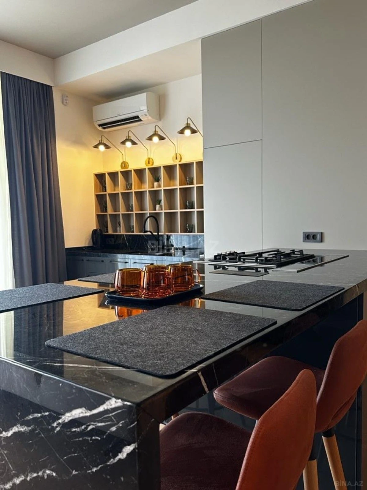 Kirayə verilir 2 otaqlı mənzil 115 m²