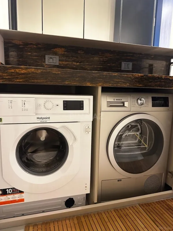 Kirayə verilir 2 otaqlı mənzil 115 m²