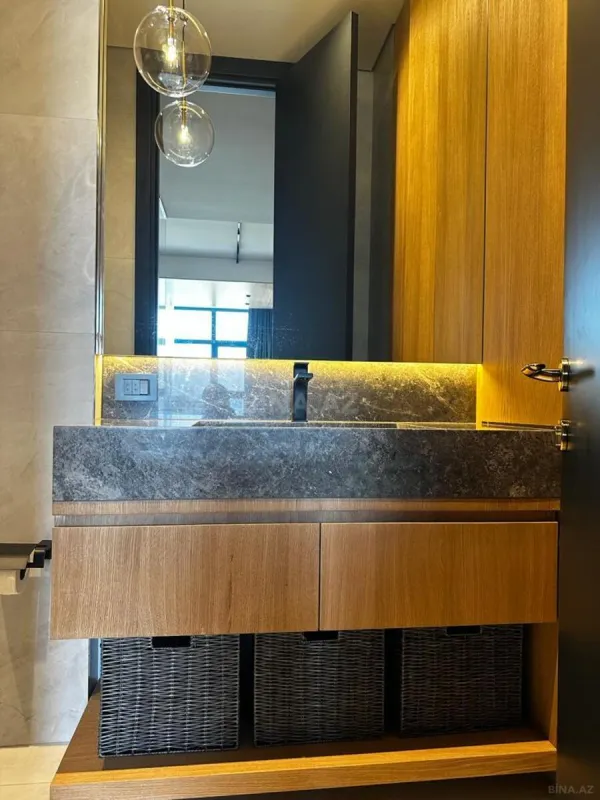 Kirayə verilir 2 otaqlı mənzil 115 m²