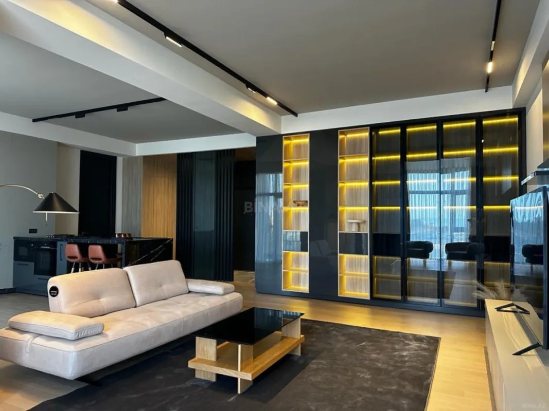 Kirayə verilir 2 otaqlı mənzil 115 m²