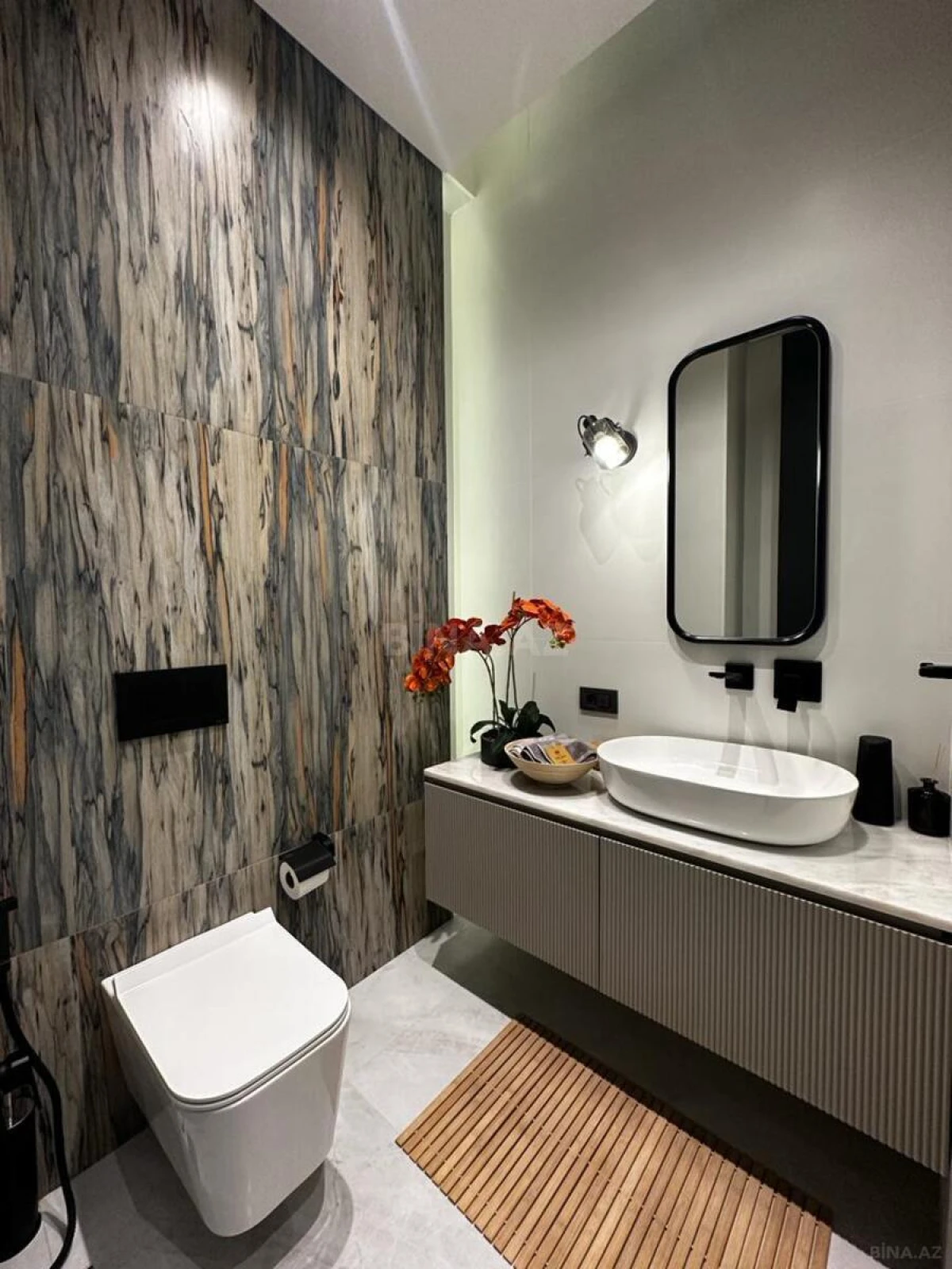 Kirayə verilir 2 otaqlı mənzil 115 m²