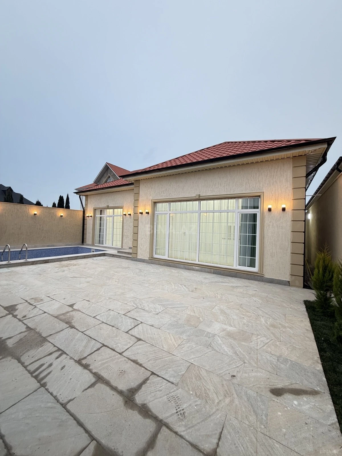 Satılır 4 otaqlı həyət evi 130 m²