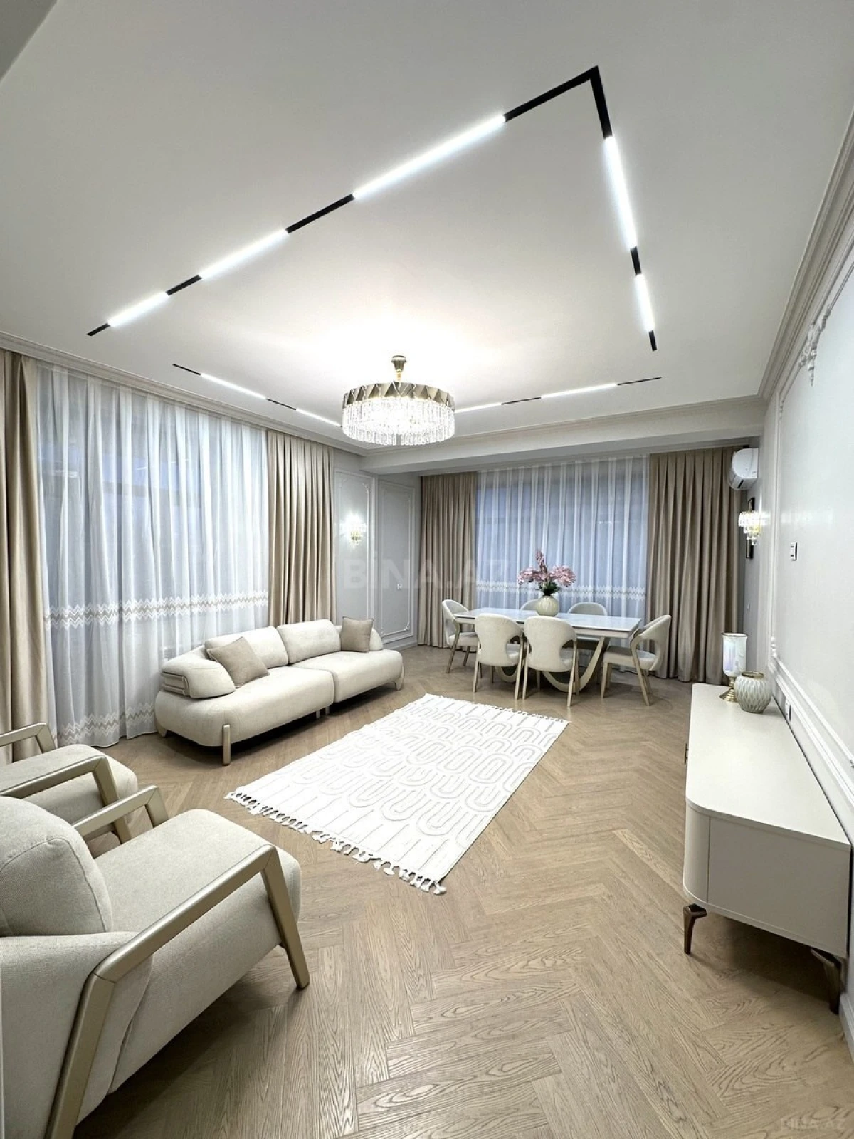 Satılır 3 otaqlı mənzil 113 m²
