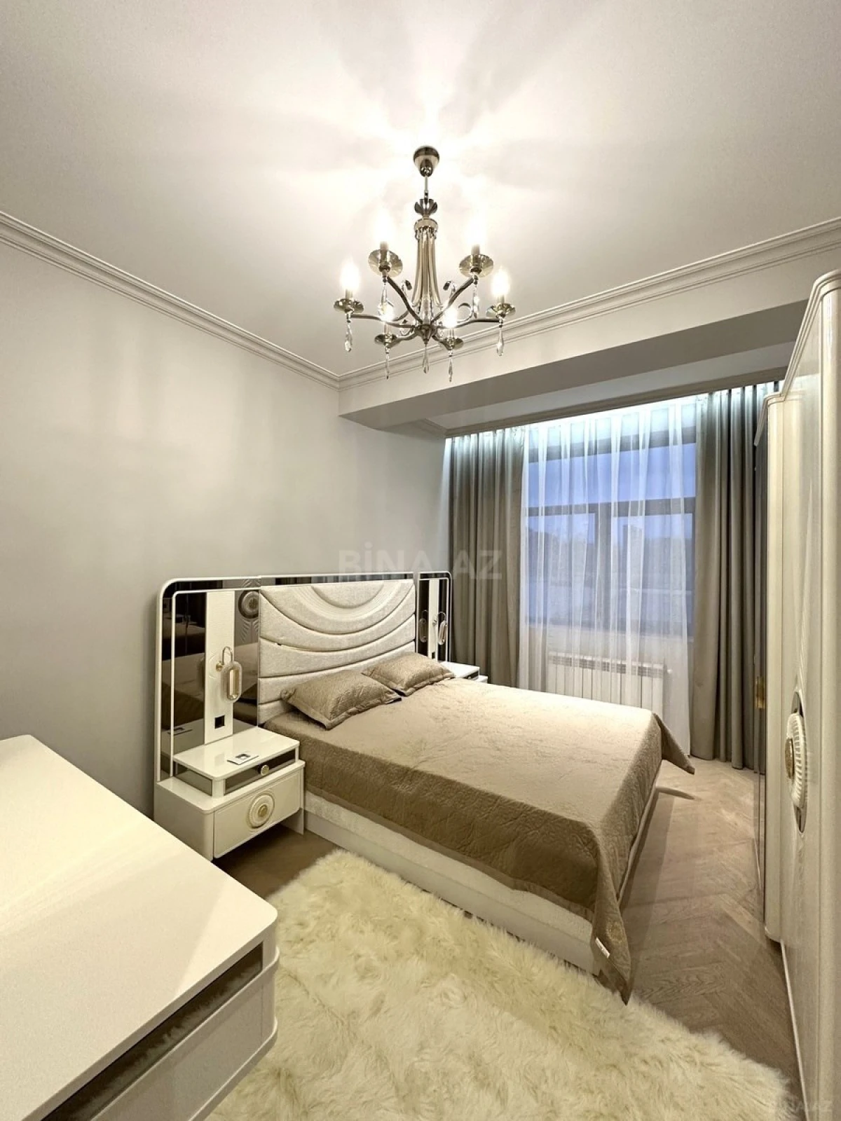 Satılır 3 otaqlı mənzil 113 m²