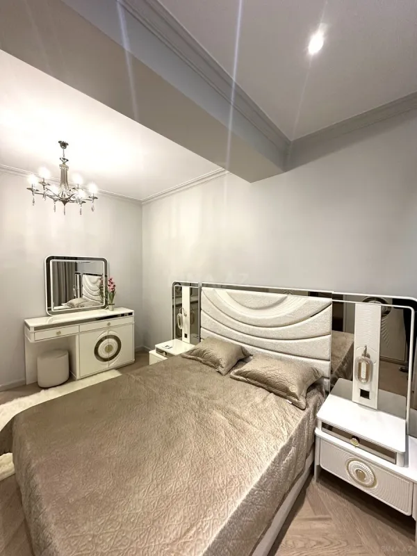 Satılır 3 otaqlı mənzil 113 m²