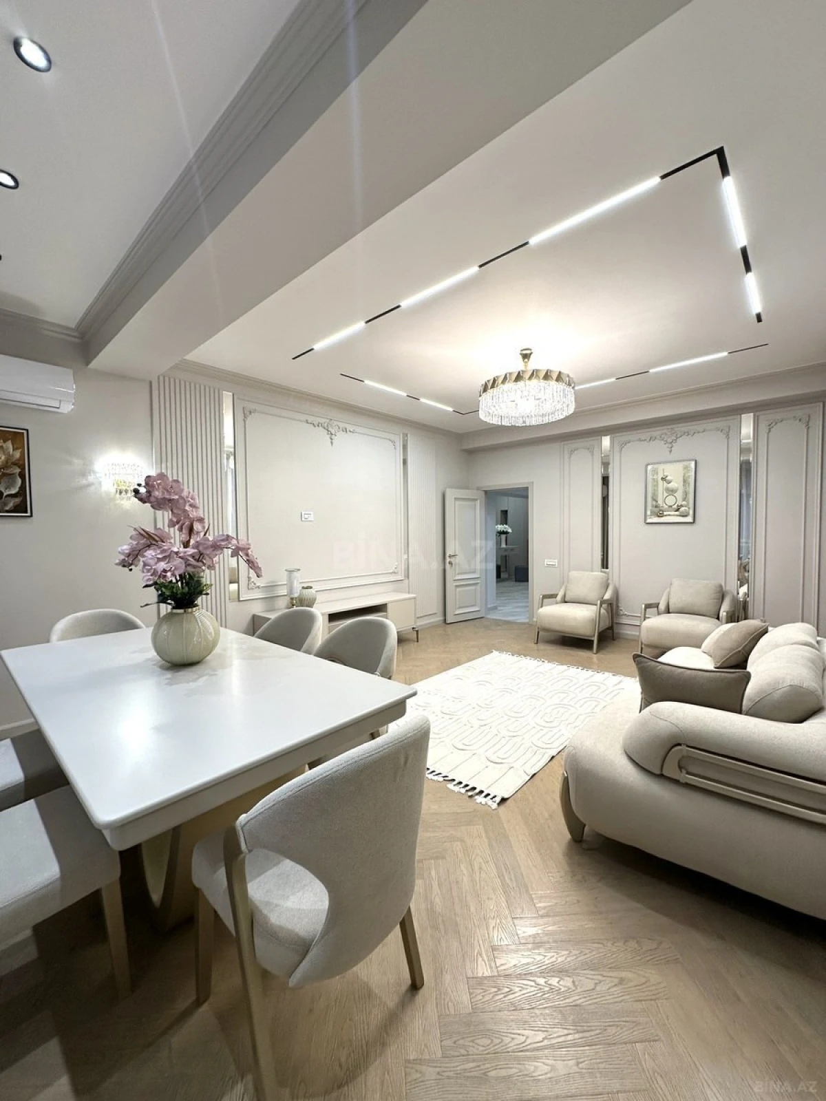 Satılır 3 otaqlı mənzil 113 m²