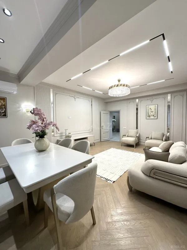 Satılır 3 otaqlı mənzil 113 m²