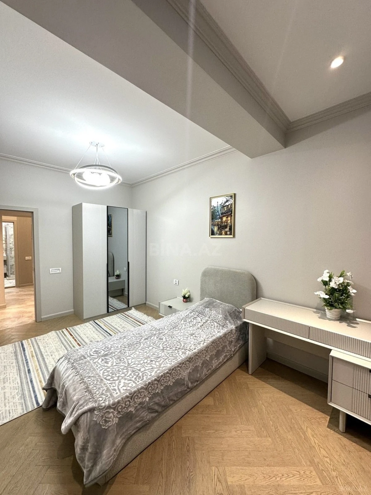 Satılır 3 otaqlı mənzil 113 m²