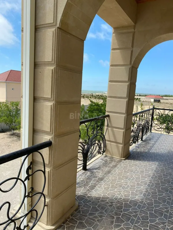 Satılır 7 otaqlı həyət evi 280 m²