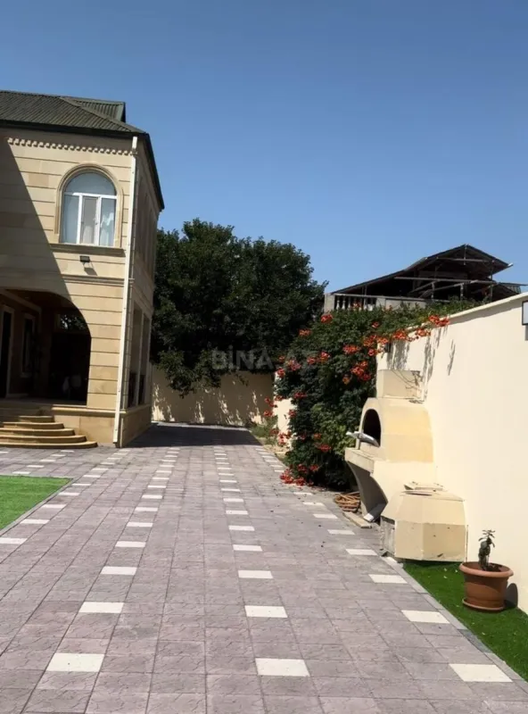 Satılır 7 otaqlı həyət evi 280 m²
