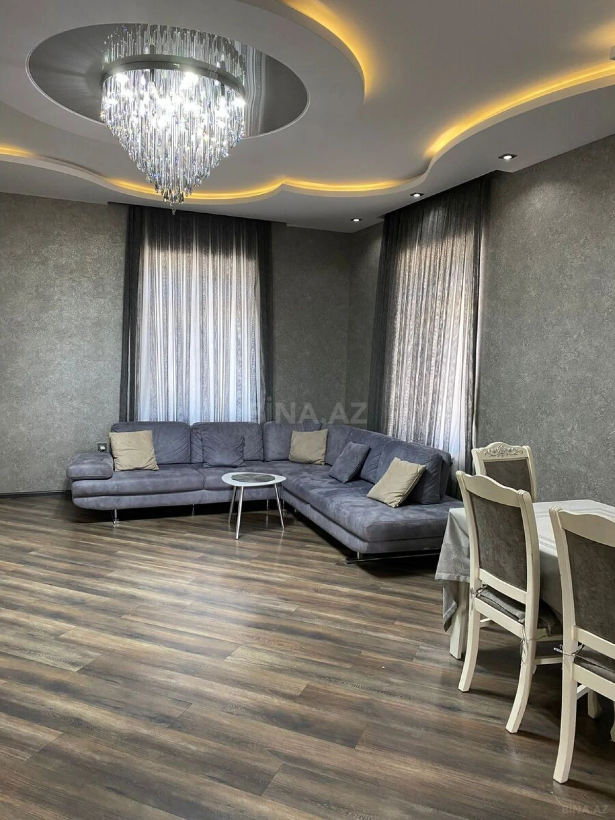 Satılır 7 otaqlı həyət evi 280 m²