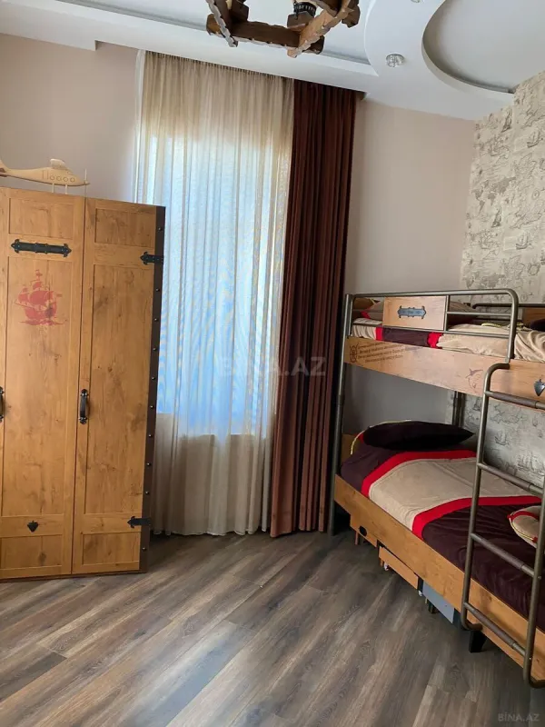 Satılır 7 otaqlı həyət evi 280 m²