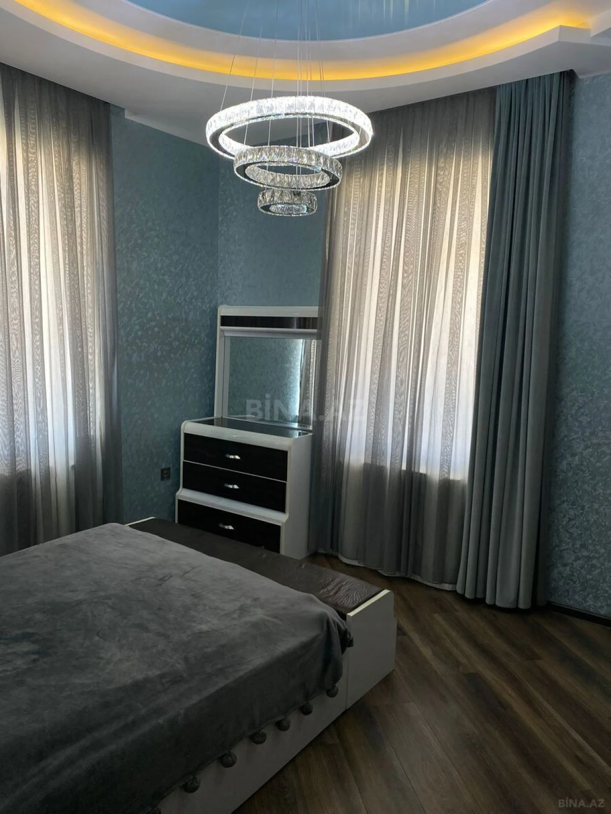Satılır 7 otaqlı həyət evi 280 m²