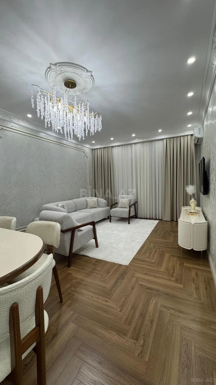 Satılır 3 otaqlı mənzil 110 m²