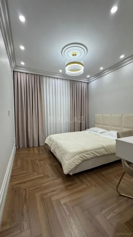 Satılır 3 otaqlı mənzil 110 m²
