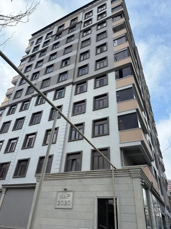 Satılır 4 otaqlı mənzil 144 m²