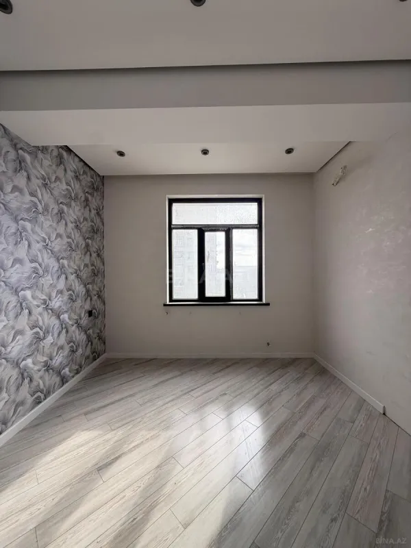 Satılır 4 otaqlı mənzil 144 m²