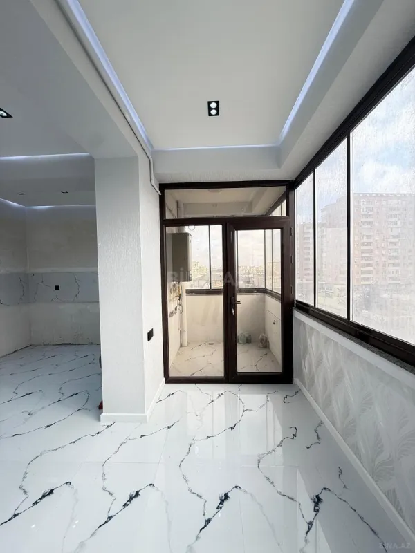 Satılır 4 otaqlı mənzil 144 m²