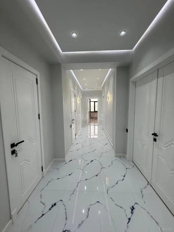 Satılır 4 otaqlı mənzil 144 m²