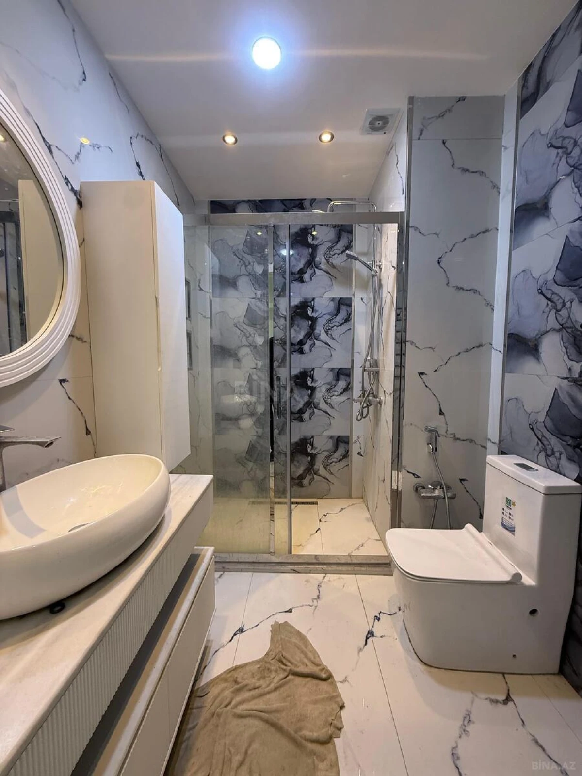 Satılır 4 otaqlı mənzil 144 m²