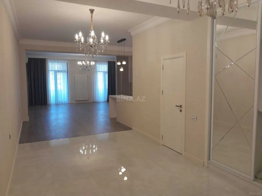 Satılır 3 otaqlı mənzil 172 m²