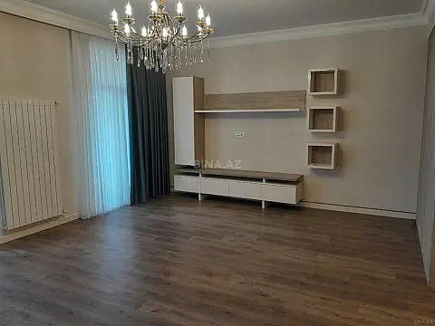 Satılır 3 otaqlı mənzil 172 m²