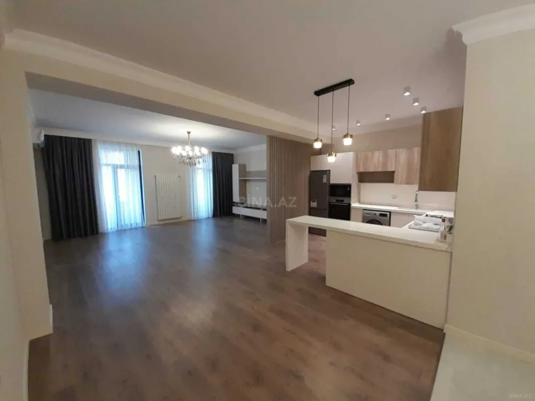 Satılır 3 otaqlı mənzil 172 m²