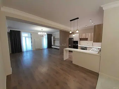 Satılır 3 otaqlı mənzil 172 m²