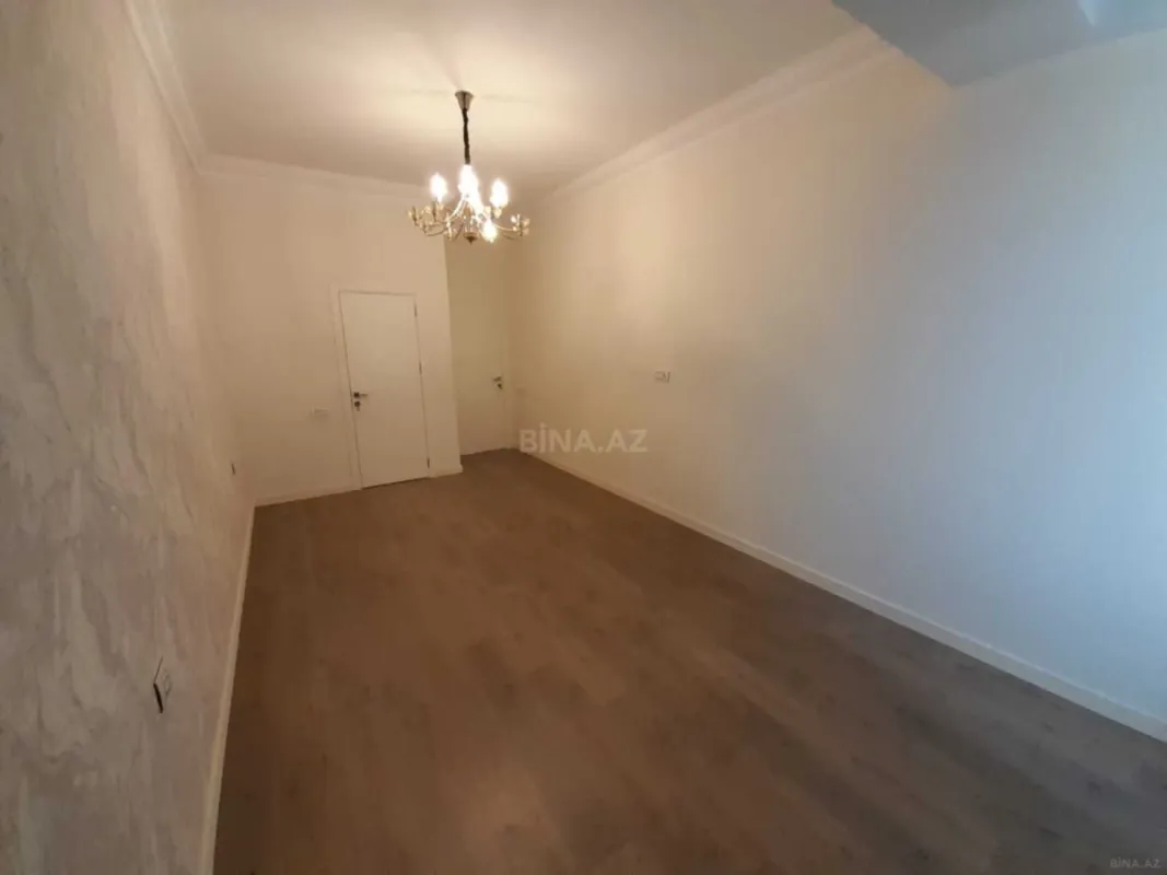 Satılır 3 otaqlı mənzil 172 m²