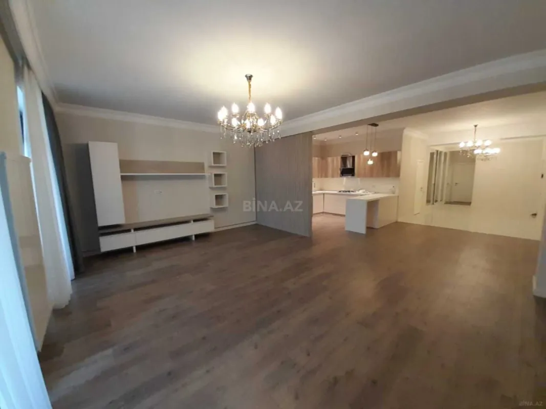 Satılır 3 otaqlı mənzil 172 m²